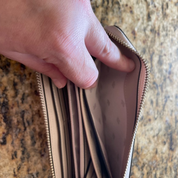 Kate Spade wallet - Picture 4 of 7